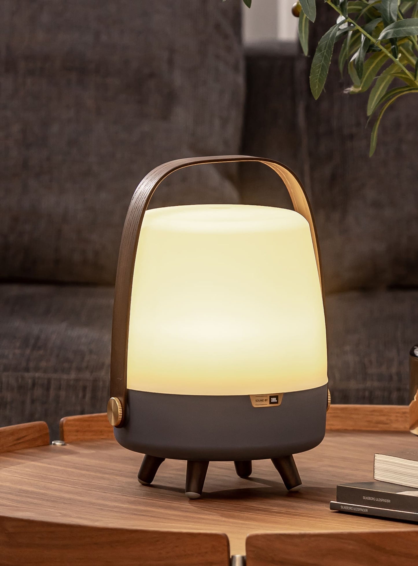 Lite-up Play Mini Ocean Blue – portable LED lamp with JBL Bluetooth speaker, offering warm light and premium sound quality.