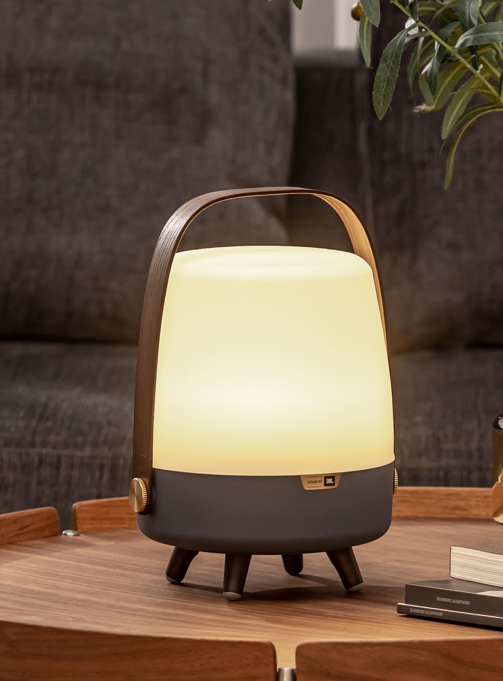 Lite-up Play Mini Ocean Blue – portable LED lamp with JBL Bluetooth speaker, offering warm light and premium sound quality.