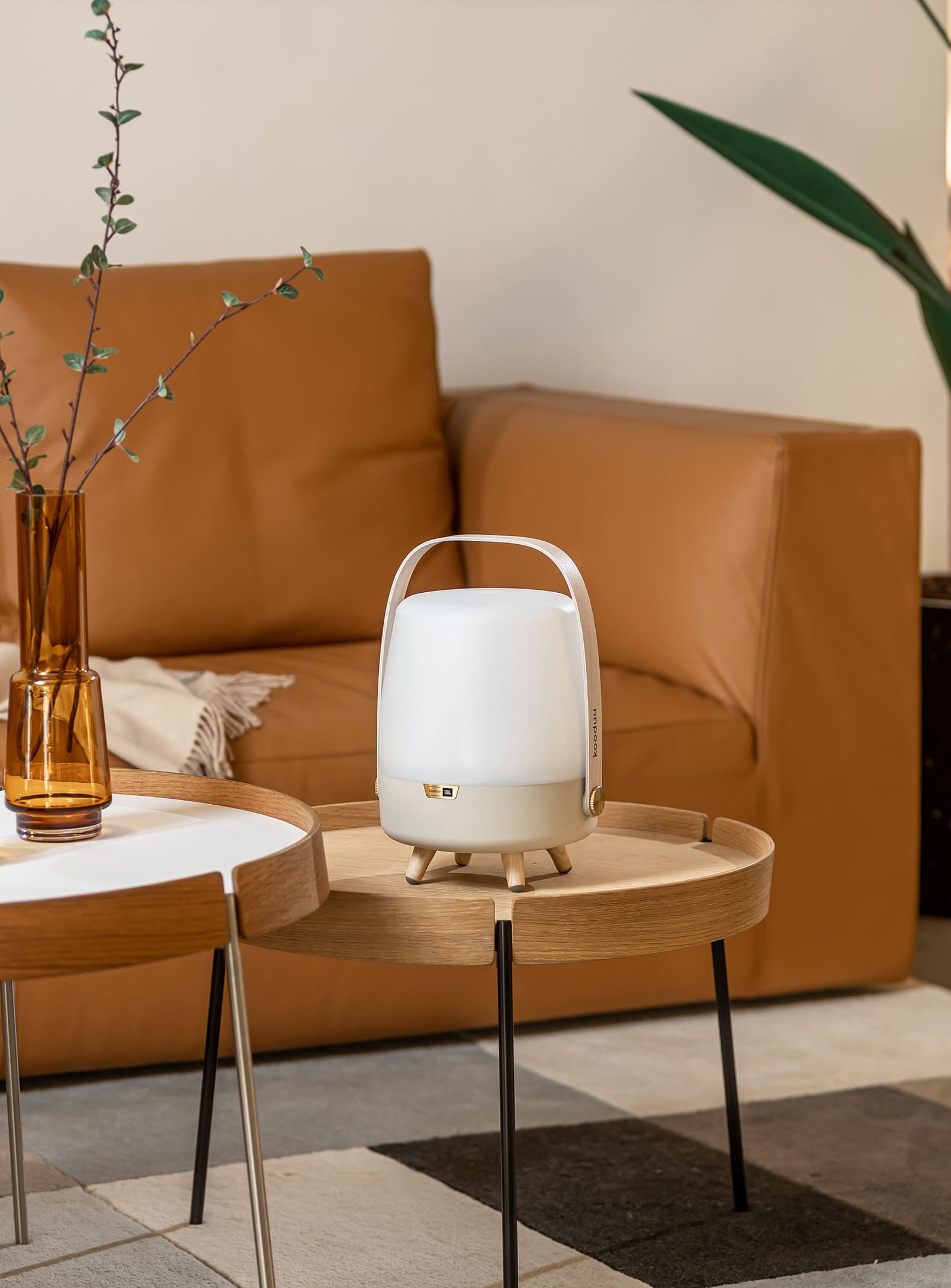 Kooduu Lite-up Play Mini Sand – Bluetooth speaker lamp with dimmable LED light and JBL audio for a cozy and elegant ambiance.
