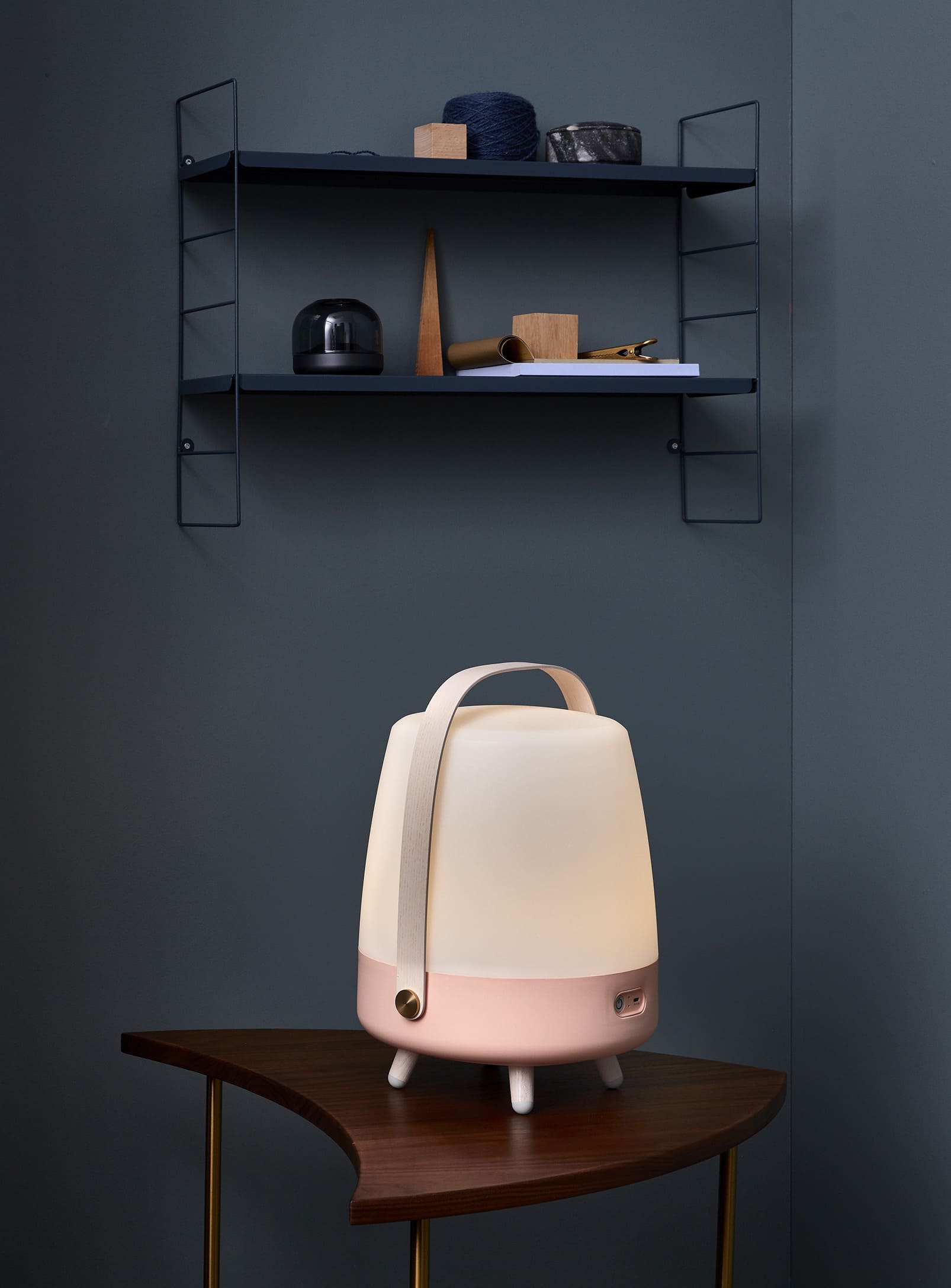 Lite-up Play Light Rose by Kooduu – portable Bluetooth speaker lamp with dimmable lighting and high-quality audio for any setting.