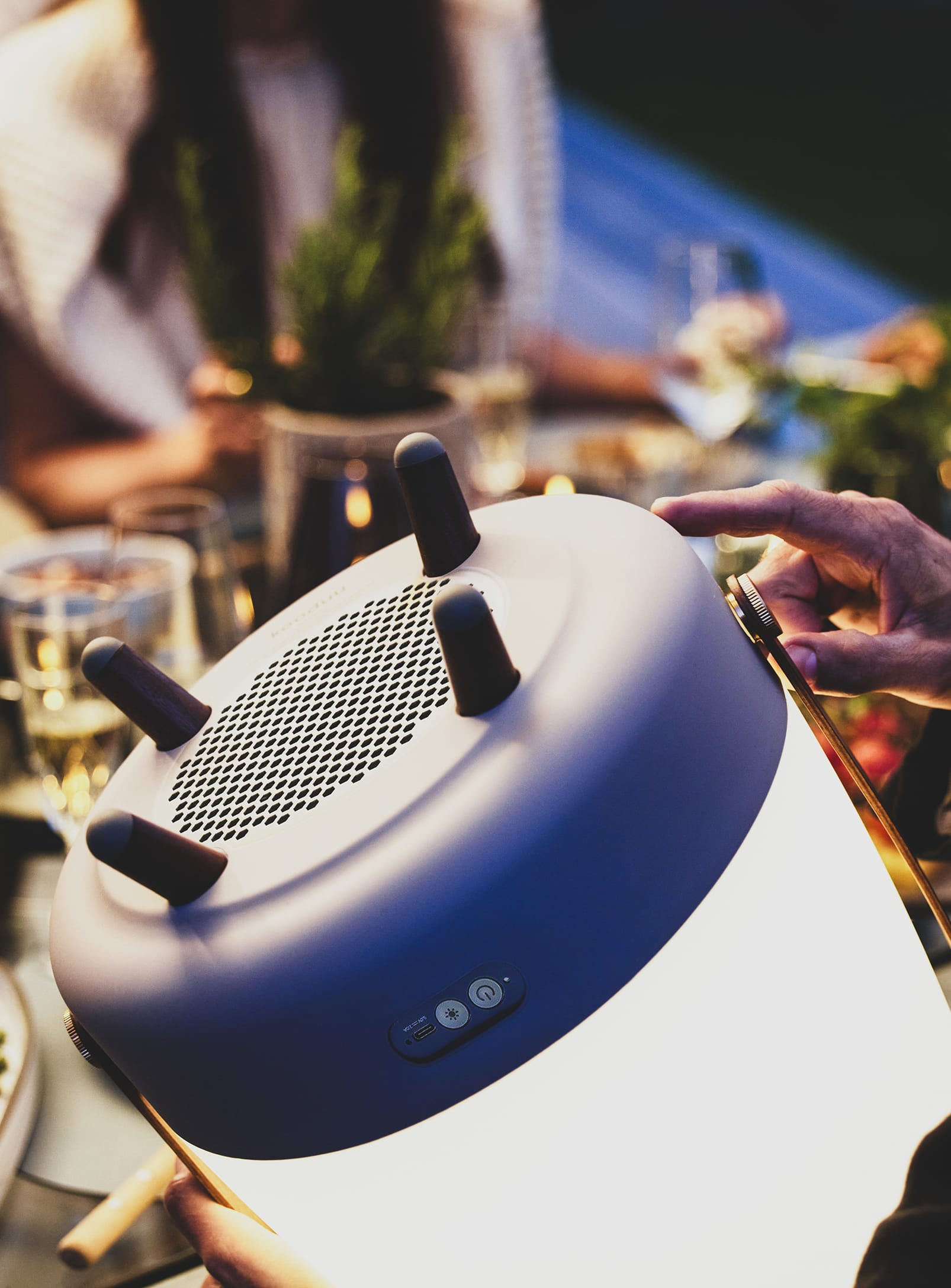 Kooduu Lite-up Play Ocean Blue – stylish speaker lamp with Bright Sound Technology™ and True Wireless stereo pairing for enhanced audio.