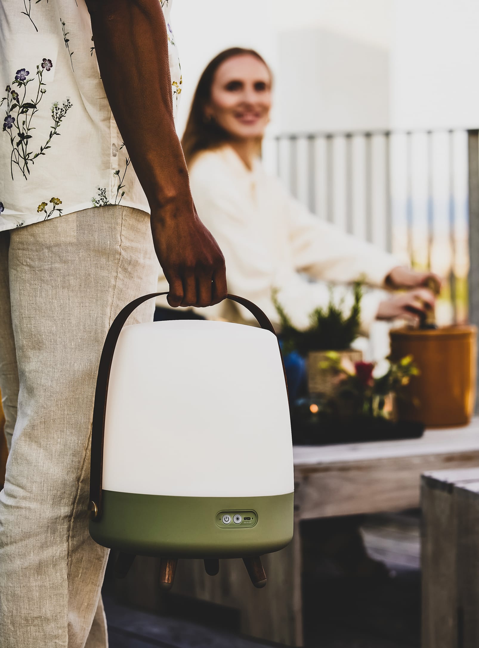 Lite-up Play Petroleum by Kooduu – rechargeable LED lamp with JBL sound and Bluetooth, perfect for creating mood lighting.