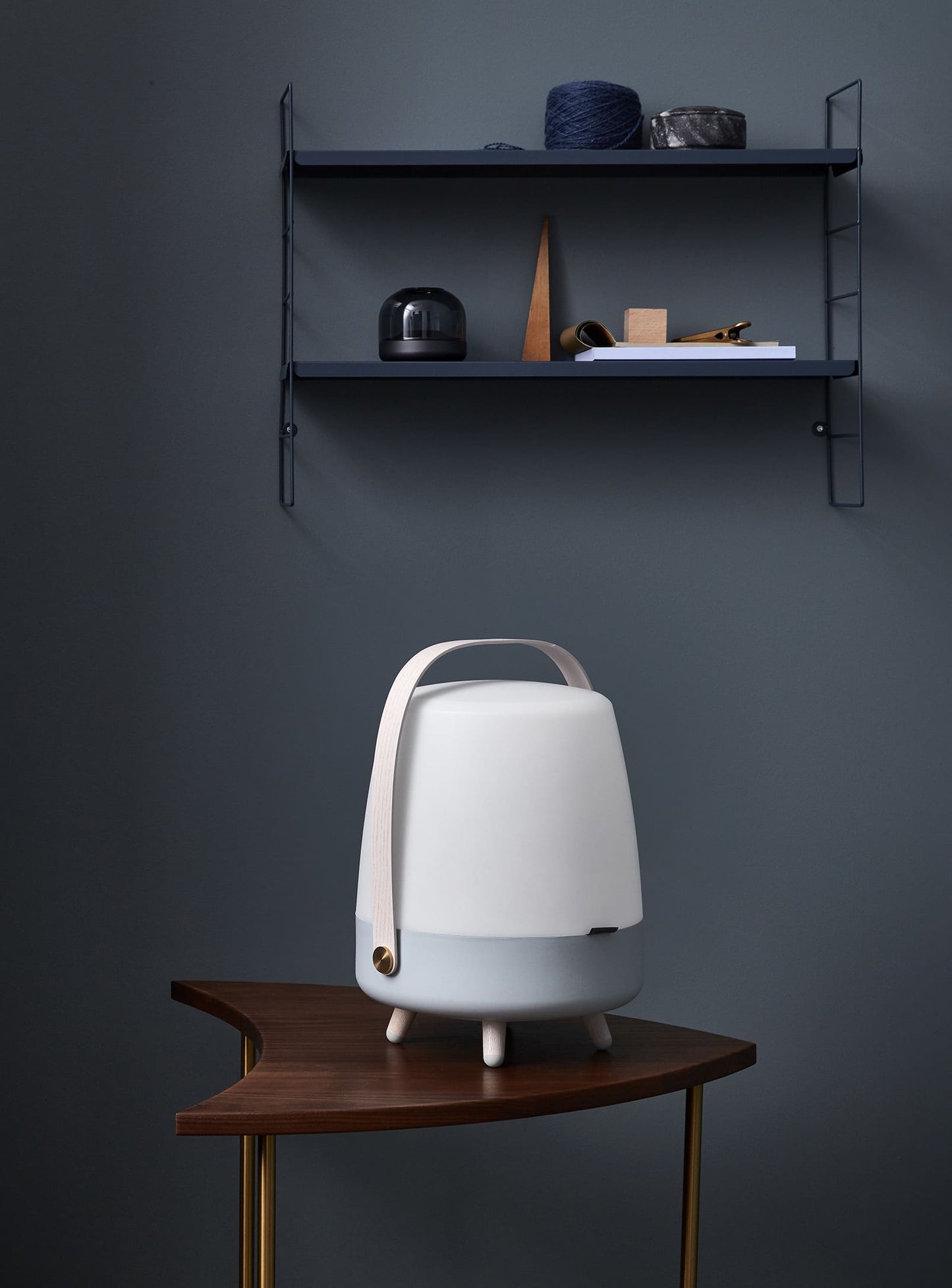 Lite-up Play Sky Blue by Kooduu – Bluetooth speaker lamp with wooden legs, combining Nordic design with premium sound.