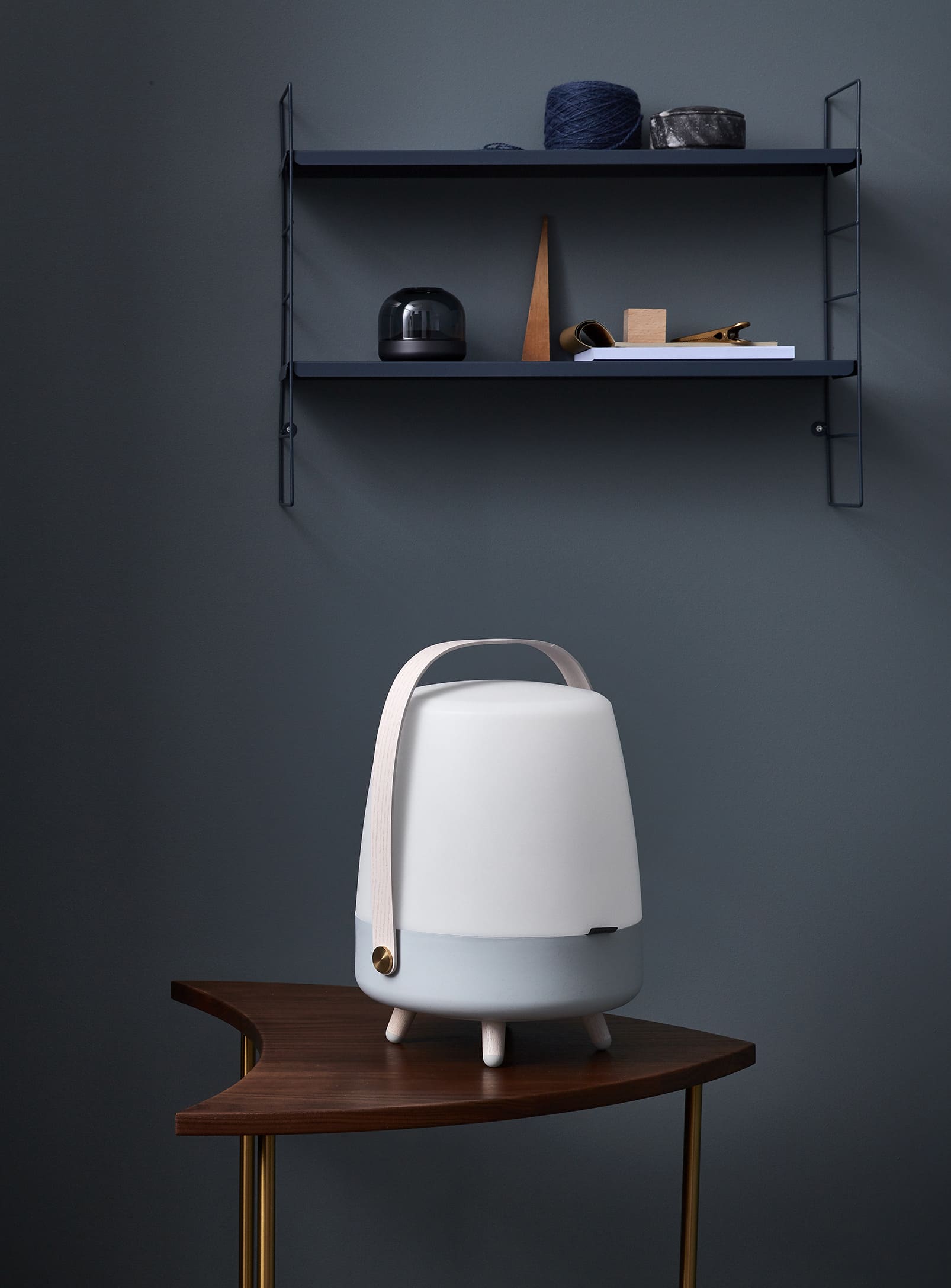 Lite-up Play Sky Blue by Kooduu – Bluetooth speaker lamp with wooden legs, combining Nordic design with premium sound.