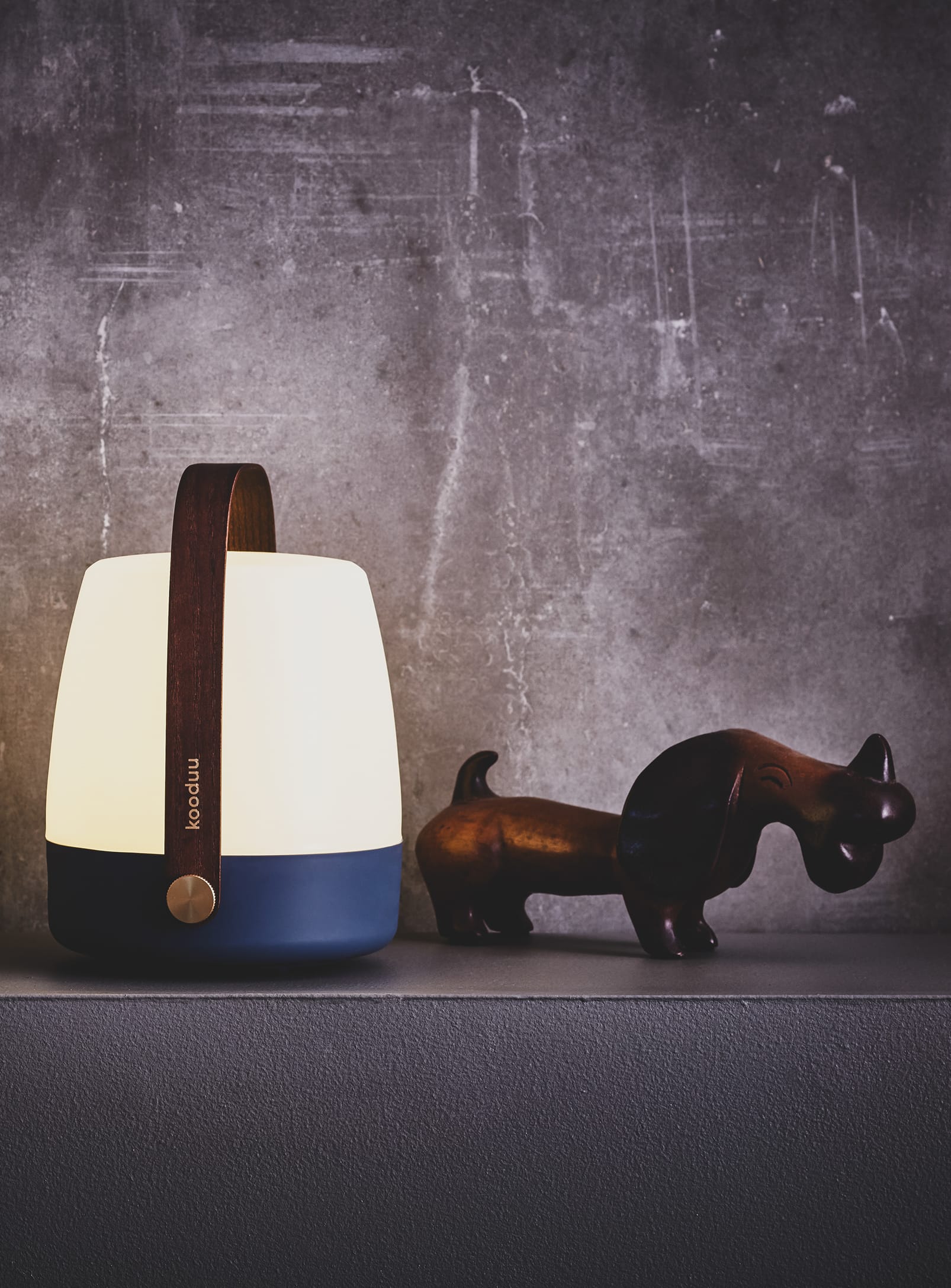 Lite-up Ocean Blue LED lamp – compact and portable, offering 4 dimmable light settings for creating a cozy atmosphere anywhere.