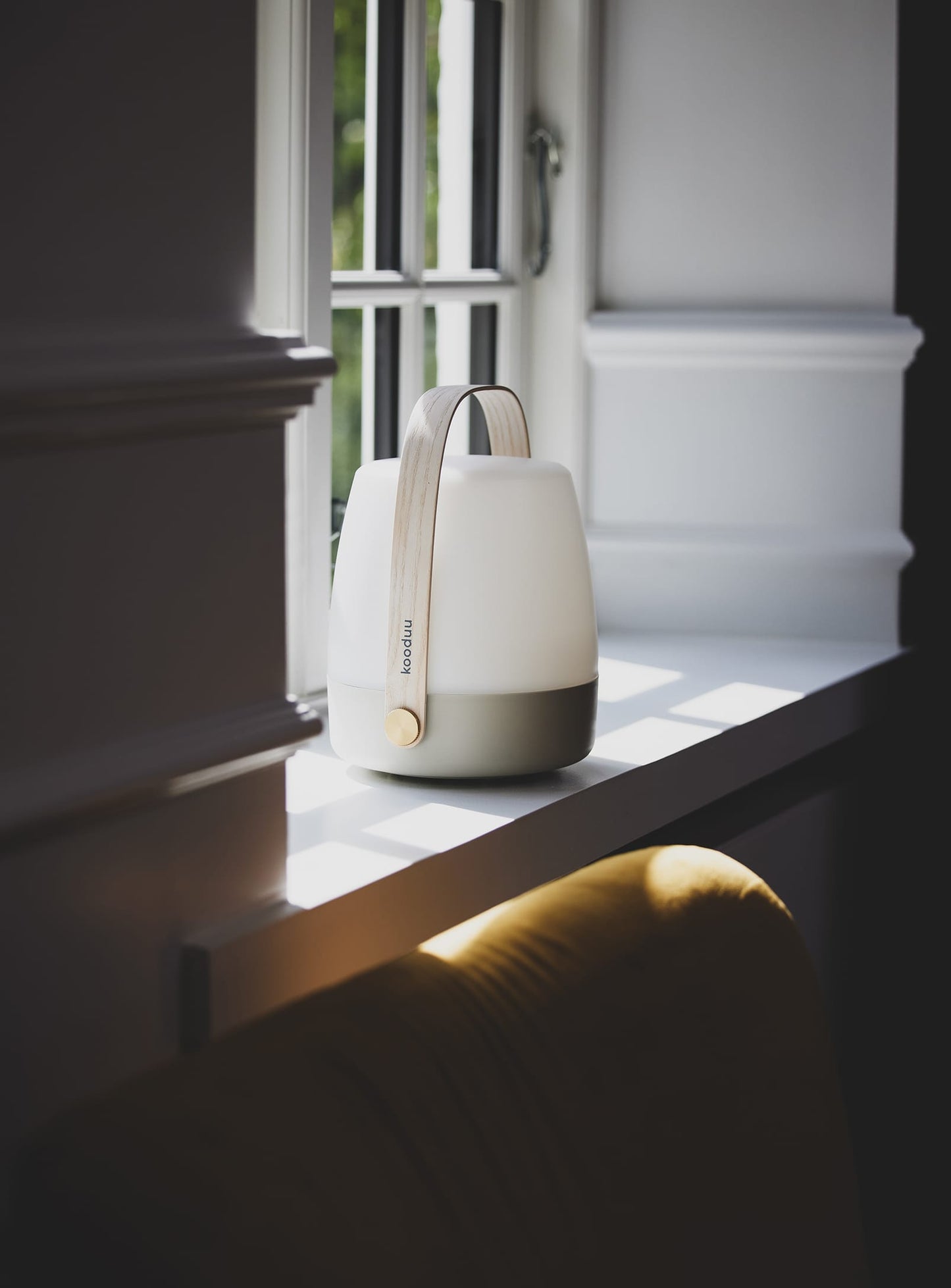 Lite-up Sand LED lamp – compact and portable, offering 4 dimmable light settings for a cozy atmosphere in any room.