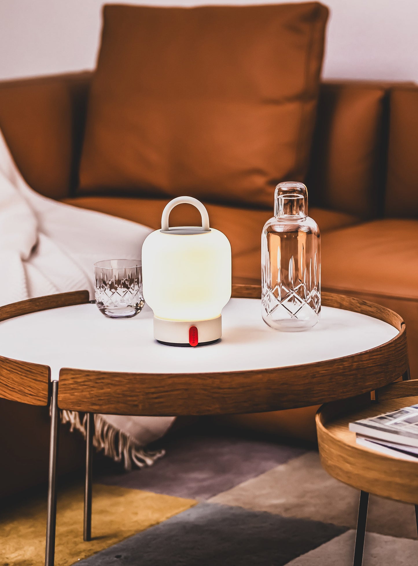 Kooduu Loome Cloudy White – stylish LED lamp with 2700K warm light, perfect for creating a cozy ambiance in any space.