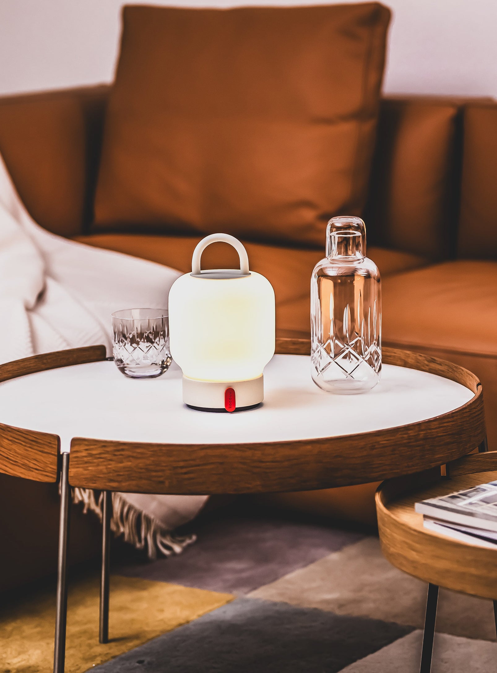 Kooduu Loome Cloudy White – stylish LED lamp with 2700K warm light, perfect for creating a cozy ambiance in any space.