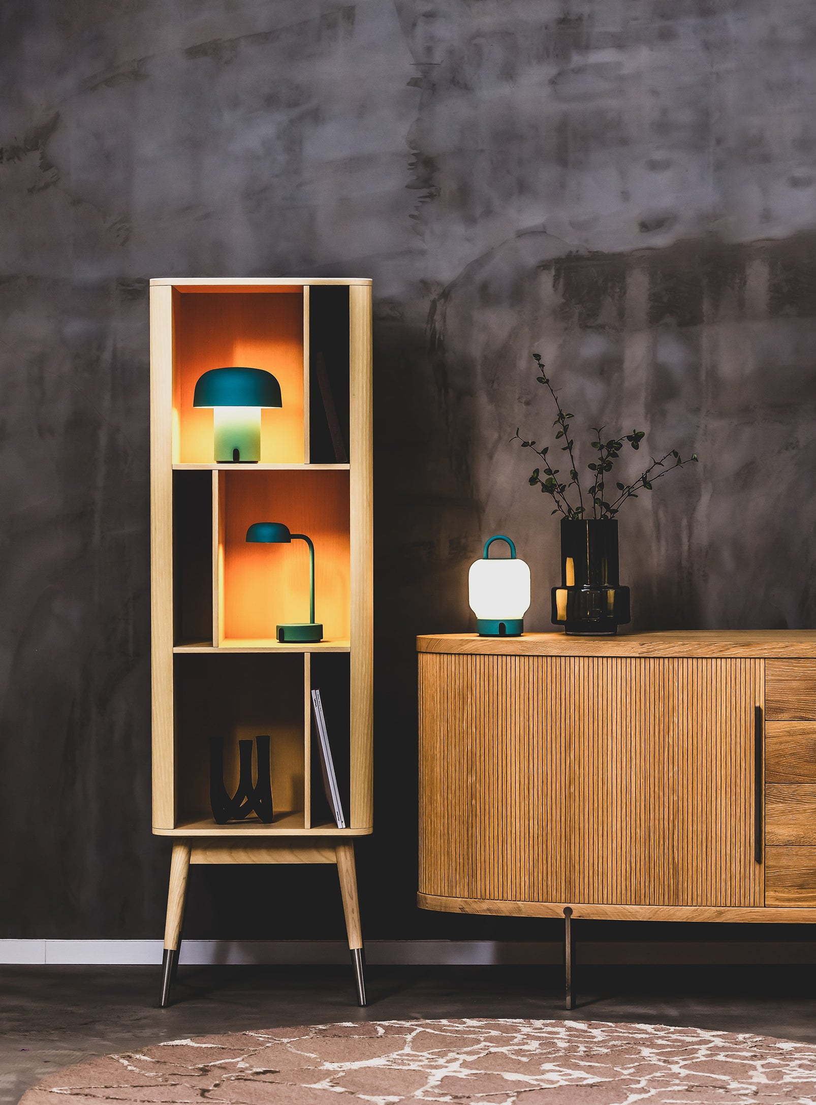 Kooduu Loome Smoky Teal – stylish LED lamp with 2700K warm light and 40-hour battery life, ideal for any room in your home.