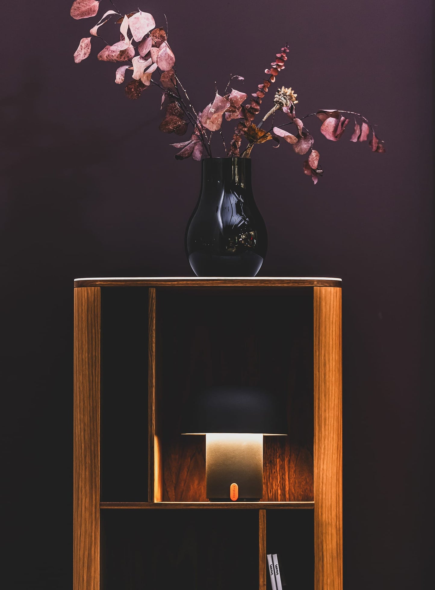 Kooduu Sensa Anthracite – stylish LED table lamp with glare-free light and rechargeable battery for modern Canadian interiors.