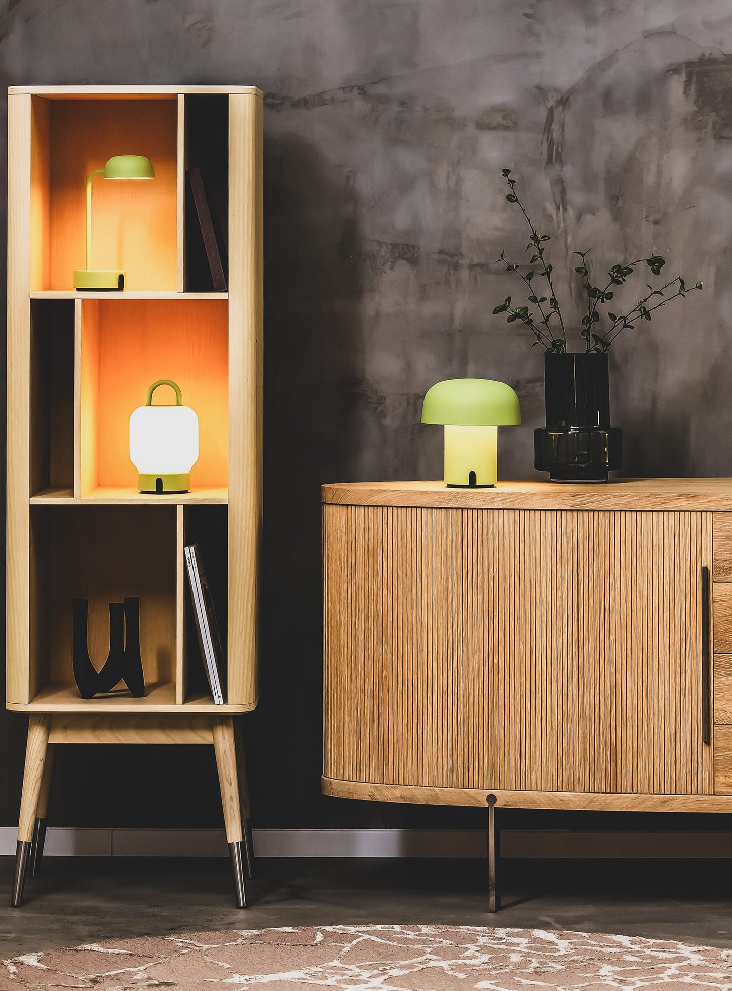 Kooduu Sensa Moss – portable LED table lamp with glare-free lighting, perfect for bedside, dining, or desk spaces.