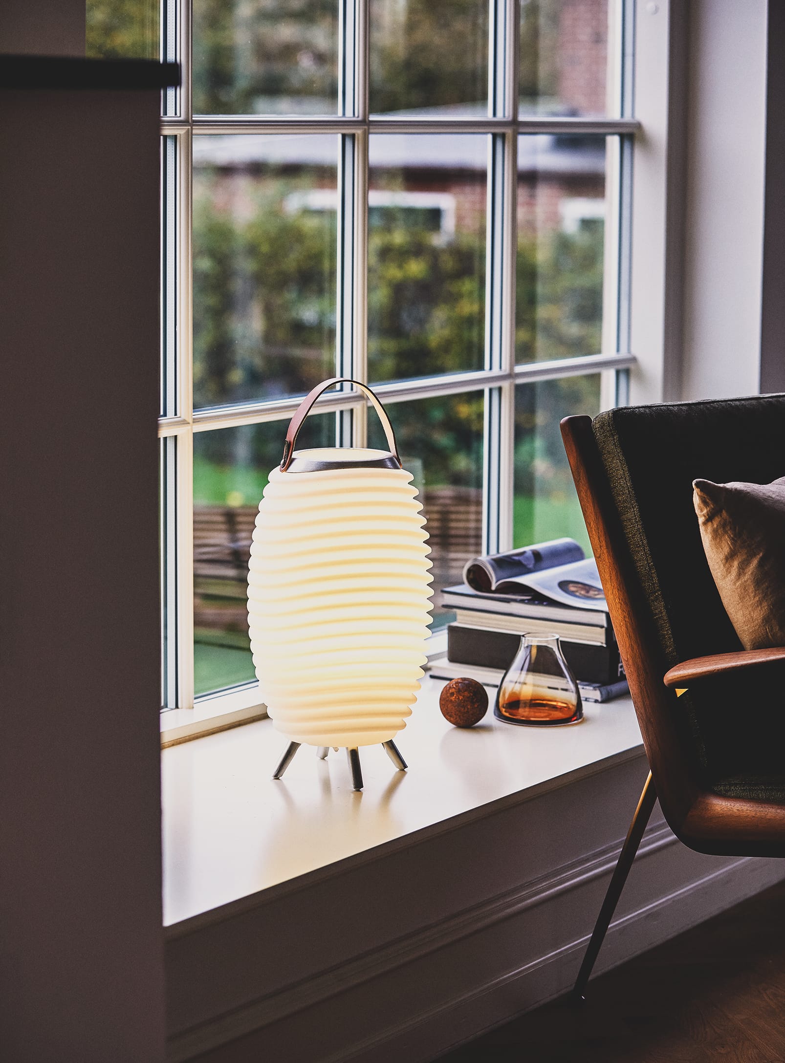 Synergy 35 by Kooduu – multifunctional LED lamp, drink cooler, and Bluetooth speaker with 4 light intensities for ambiance.