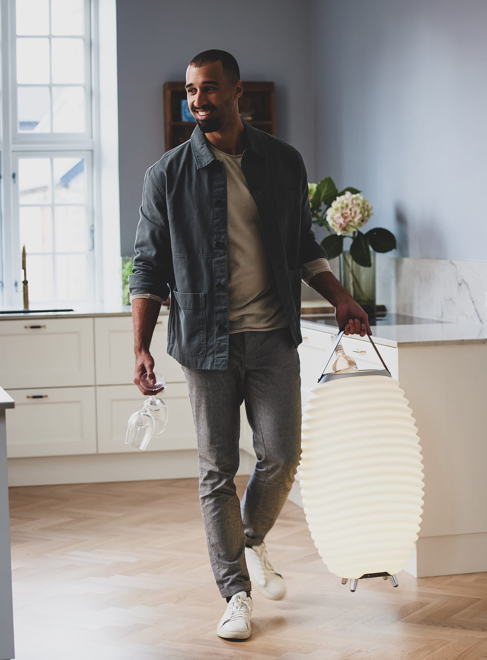 Kooduu Synergy 65 – dimmable LED lamp, Bluetooth speaker, and drink cooler with 4 light settings for customizable ambiance.