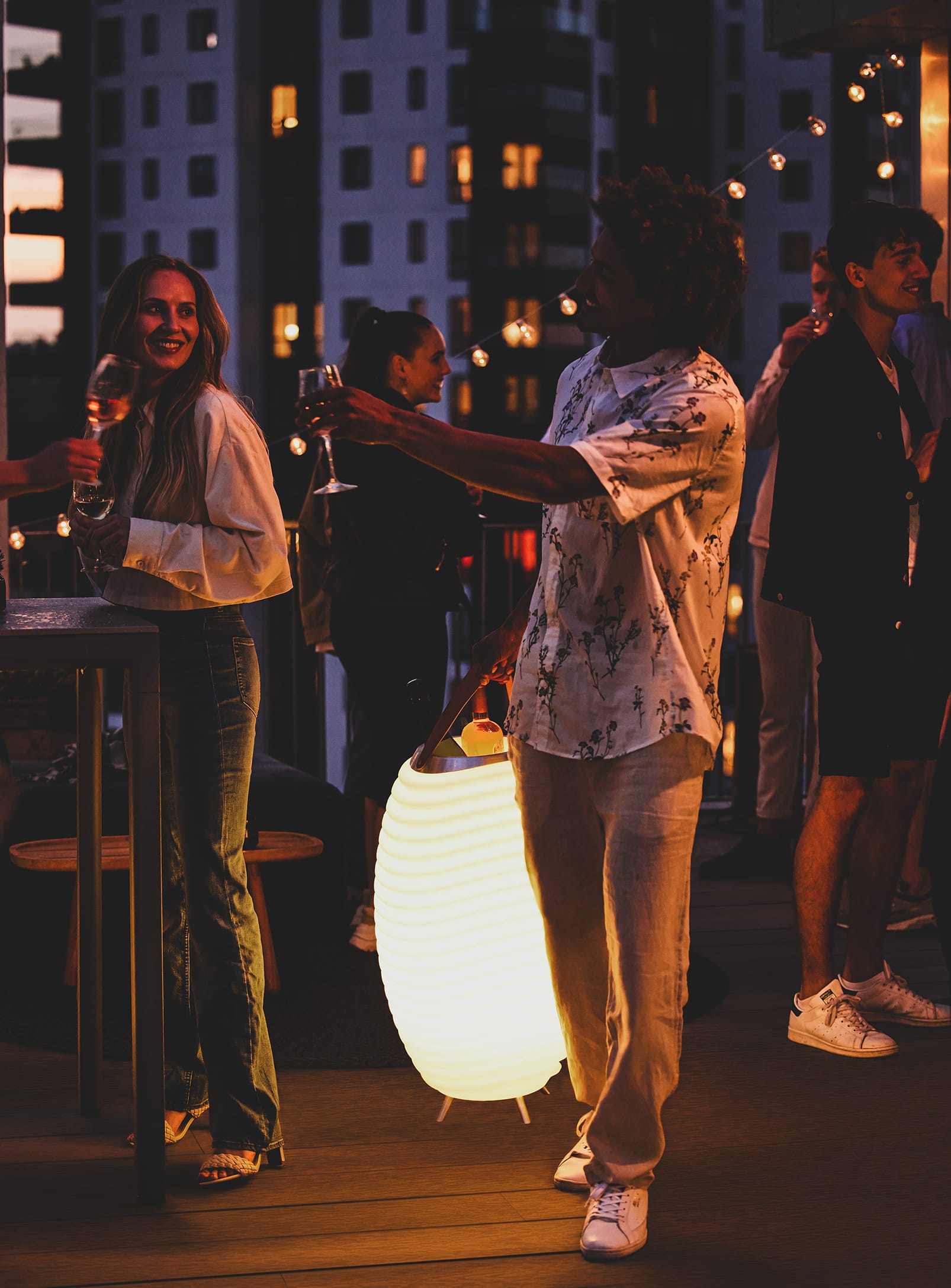 Synergy 65 by Kooduu – portable LED lamp with Bluetooth audio and drinks holder, perfect for streaming music and cooling drinks.