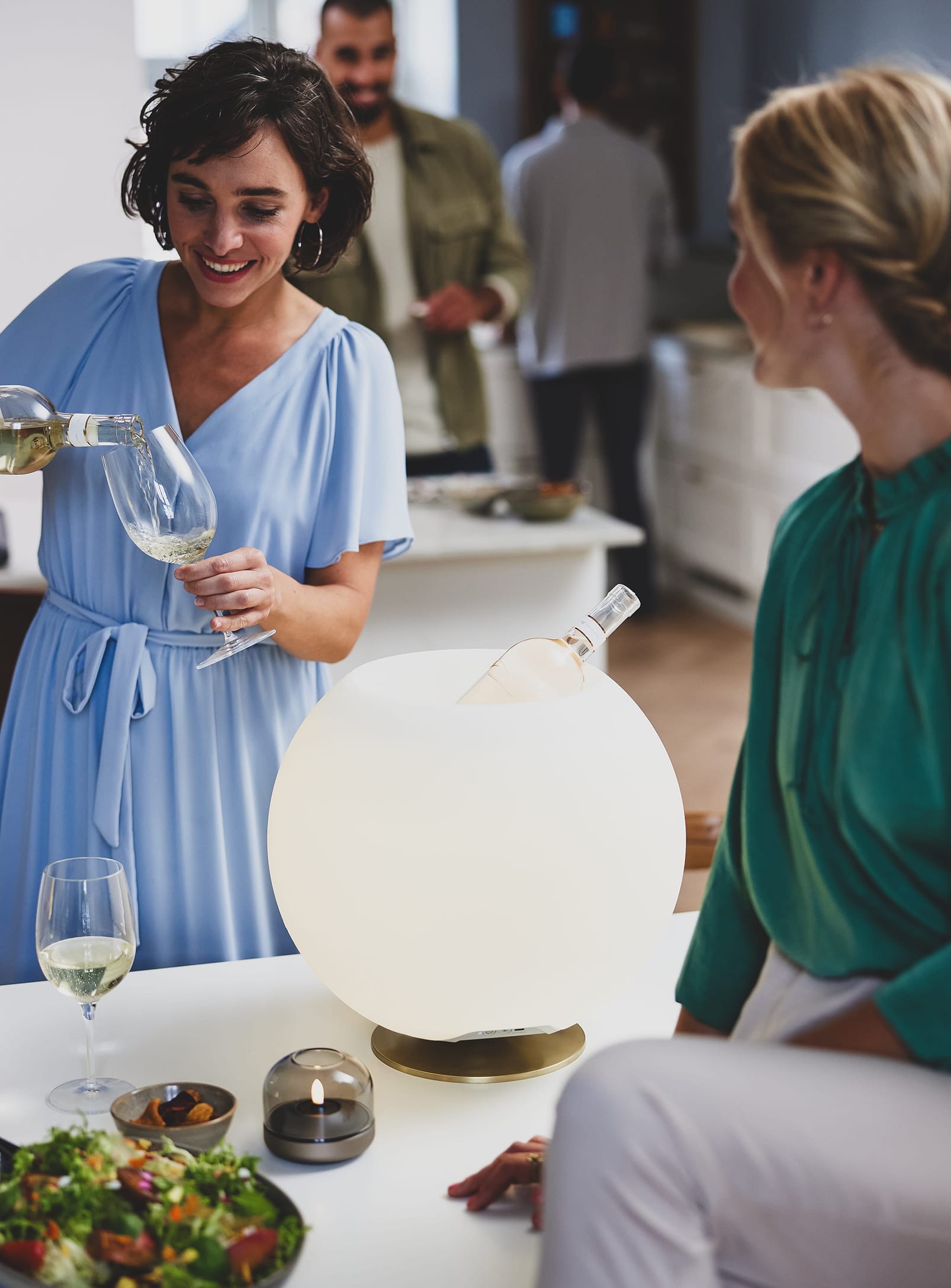 Kooduu Sphere Brushed Silver – multifunctional LED lamp, speaker, and drink cooler with a modern, sleek design.