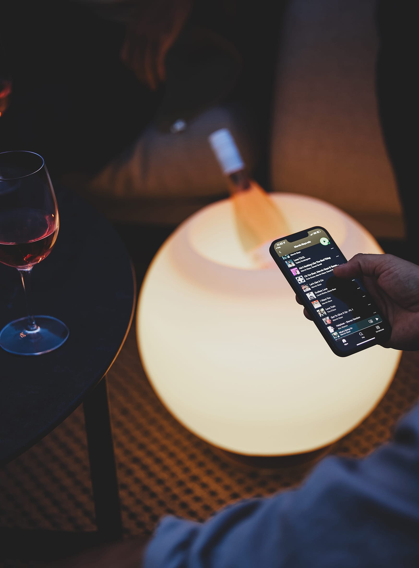 Sphere Brass by Kooduu – portable speaker lamp with dimmable light and Bluetooth connectivity for home entertainment.