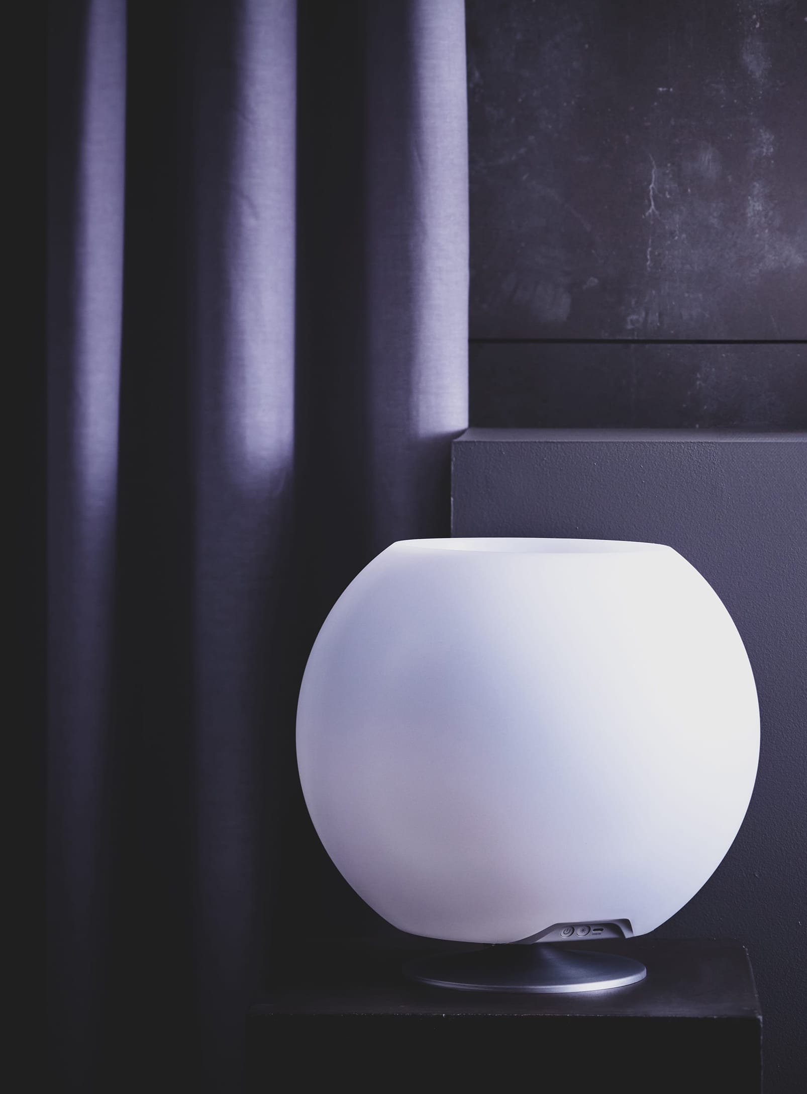 Kooduu Sphere Brushed Silver – elegant LED lamp and speaker with drink cooler, offering a touch of sophistication to any space.