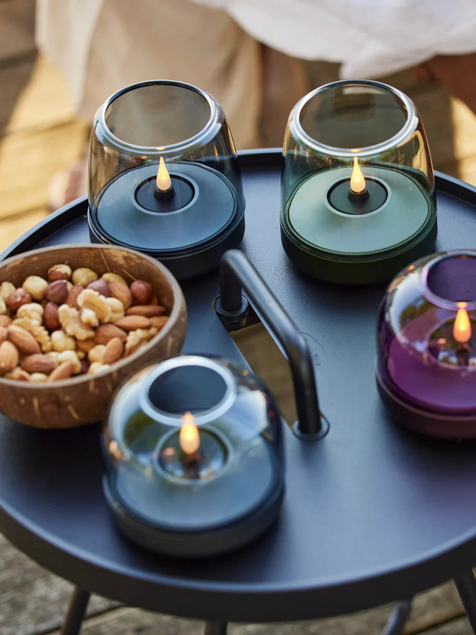 Experience the charm of candlelight without the risks of open flames with the Kooduu Glow 10 candle holder. Paired with the rechargeable Shine LED candle, this modern and elegant candle holder will add a touch of Danish-inspired simplicity to any room. Order now and elevate your decor game!