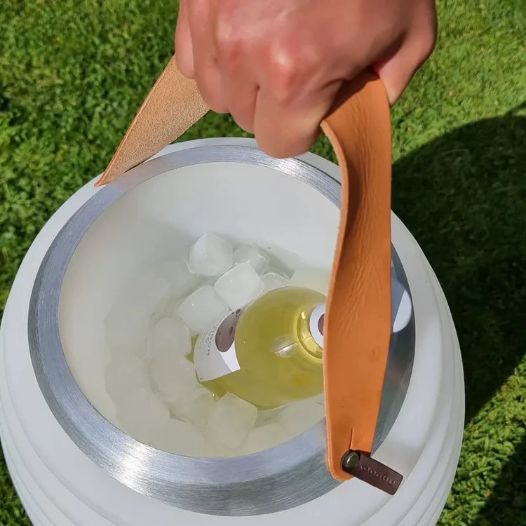 Want to keep your drinks cool without diluting the taste? Kooduu's reusable ice cubes are the perfect solution. Freeze them and add them to the cooler container of your Kooduu Synergy, Sphere, or Atmos model for hours of cool, refreshing drinks.