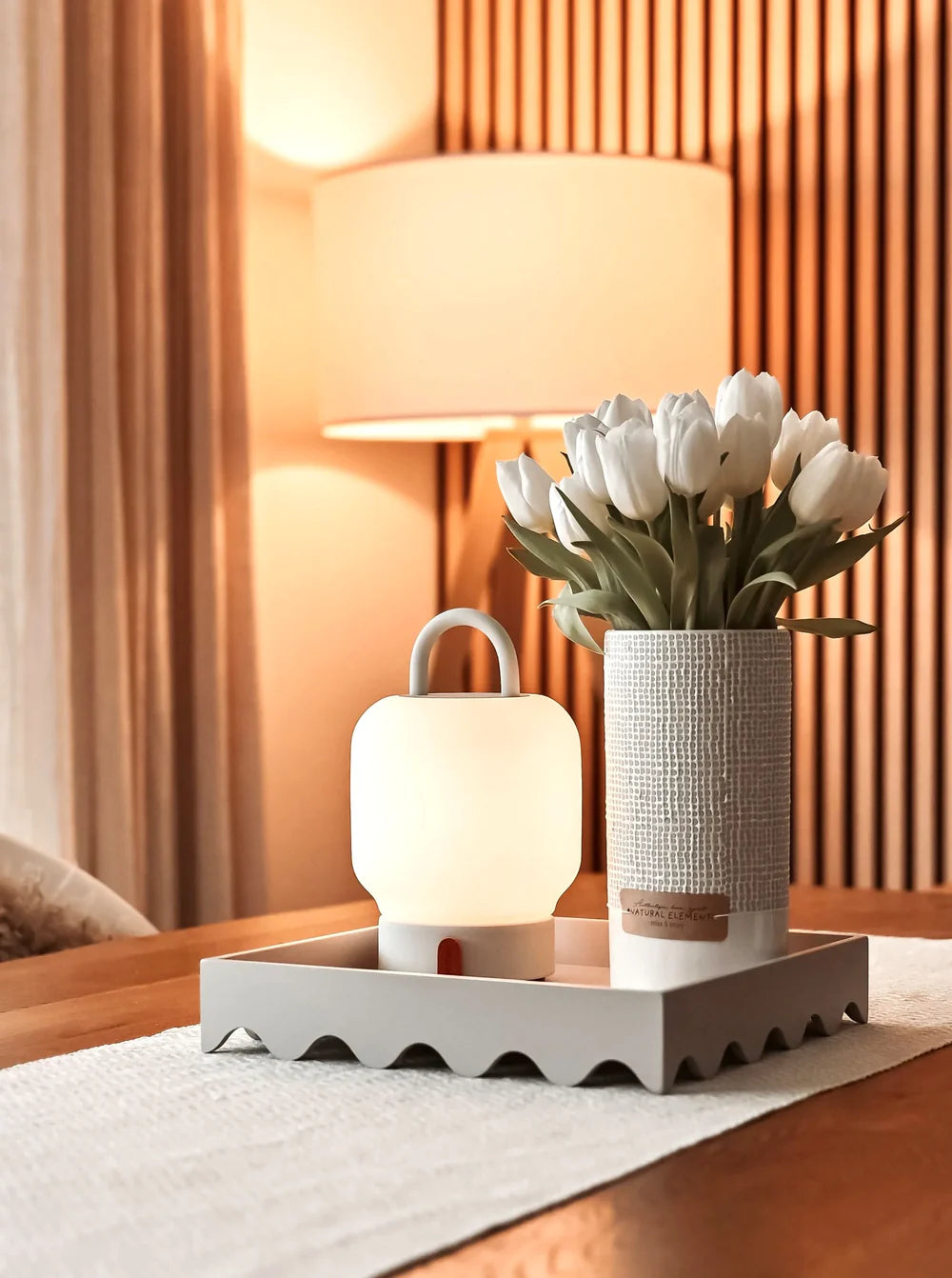 Loome LED Lamp by kooduu: stylish, functional, 40hr battery, USB dock, 2700K warm light, dimmable, cozy & sophisticated for Canadian homes.